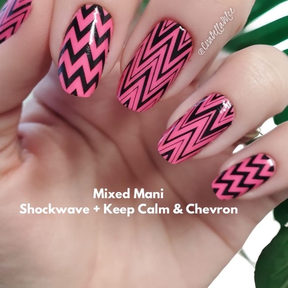 Color Street | Keep Calm and Chevron, Chevron design on clear base nail strips - Picture 16 of 16